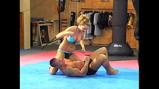 Тука доаѓа на 20 некои минути долго неисечени снимките од снимањето на видео