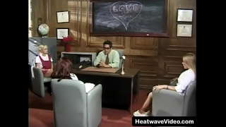 Kelly ວ Coed#໓-ການວິທະຍາໄລ sluts