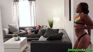 Relasyon Ng Magkaibang Lahi, Na May Magandang Itim Na Babe