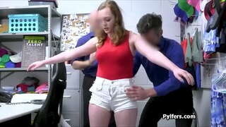 Busty tini poénokat kemény kakas a két őr