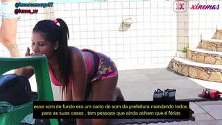 ���्रशिक्षण मांजर मध्ये प्रतिभासंपन्न घेऊन दूध मध्ये स्वादिष्ट बसला नंतर कडक पूर्ण व्रात्य पत्नी