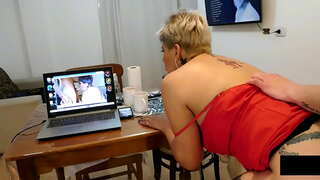 Matuklasan ko sa kanya bakay sa akin habang ako heograpiya at gawin ko sa kanya punan ang aking puwit na may gatas hanggang sa ito overflows .....