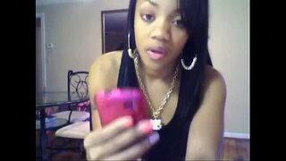 Seksi Ebony remaja dengan pantat yang bagus jangan usik