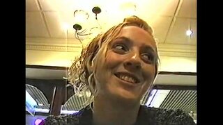 Любительницу уговорили блеснуть поездда