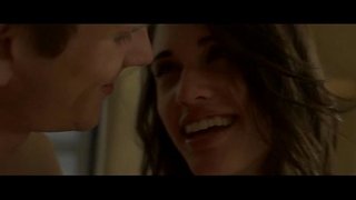 Extremelly hete babe geneukt op de bank