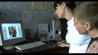 Այս սյուժեն լայնորեն հրում ոտքերը