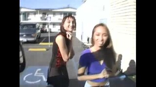 Ике бик кайнар француз азиатки - Кацуми һәм Би БИ