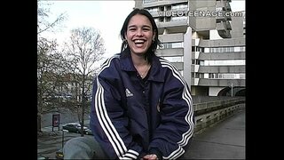 ���ెక్సీ నల్లటి జుట్టు గల స్త్రీని యువ కాస్టింగ్