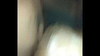 TIANICA రే SUBMITS TO STAND కుడుచు మరియు డాగీ స్టైల్ సెక్స్