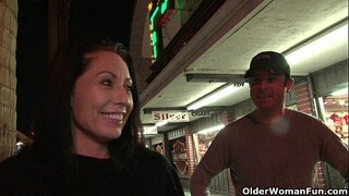 Вегас milf fucked во хотел