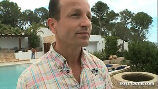 Эми Уайлд Ия Белән Эш Ике Петухами