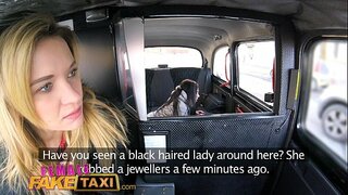 Ibhinqa Iibhonasi Taxi Pretty brunette sele wo-1 lesbian ufikelelo kwincam yoluvo yesondo kunye strap-ngomhla we-cock