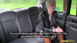Hamis Taxi forró szenvedélyes durva ülésen szex