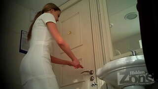 Pemandangan yang bagus di anus dan pantat close-up!