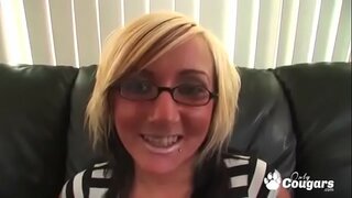 Candy Jones Yn Gadael I Ddyn Du Cum Y Tu Fewn Iddi Pussy