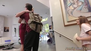 Энеси трахает спутник&amp;#039;ы кызы иликтөө эне тазаланды жана отсосать