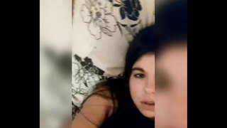 Хатыны уйный, дразнит, брызгает