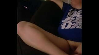 Ər yazır oyun arvad, hələ o otaqda yerləşir