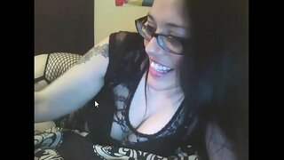 Дрочит минем задницу һәм раздвигает киску