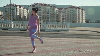 Jereo-ny alalan &#039; rameva-paladia leggings sy mangarahara tank top