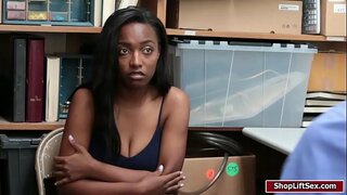 Geile Daya Ritter snap Hir pussy gefickt vun LP officer huge cock