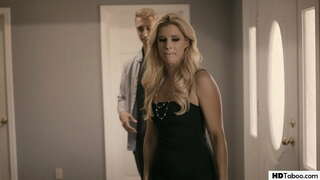 Һиндстан Саммер һәм аның пасынок наслаждаются ныклы трахом