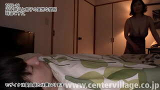 Kozue, 51, bere senarra galdu duten gaixotasuna duela 10 urte, eta izan da, bizi da bere seme orduz geroztik.Semea da, 23 urte eta, nor, besterik gabe, lan bat lortu udaberri honetan, zenbat aldiz bezalakoa da egunez egun, nire senarra gaztea izan dut ....