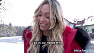 Verejné Agent Európskej sexbomb Jennifer Amilton sex na kožený gauč