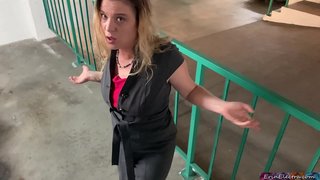 Quédate a mi lado se enoja su hijastro se corre dentro de su coño