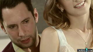 ���្គមស្គាំង stepdaughter បានប្រើដោយរបស់នាងខូចឪពុក