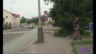 ɇ�取一个年轻的妓女来他妈的下一个桥在一个公园