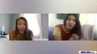 Amateur gfs nuspręsite naudoti savo žaislus metu videocall.Busty babe analiniai kištukai savo subinę, o maži papai brunetė nustato savo subinę dėl žaislų